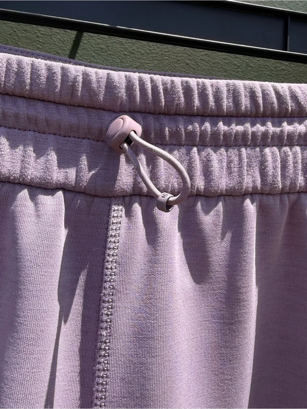 Lululemon Softstreme High-Rise Wide-Leg Pants – Women’s sz 6 Lavender